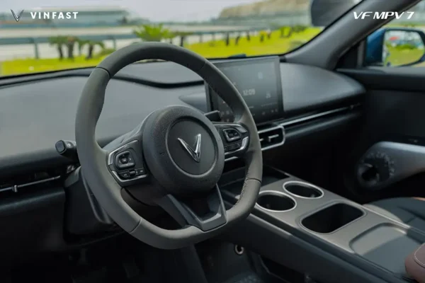 Nội thất rộng rãi và tiện nghi VinFast MPV7