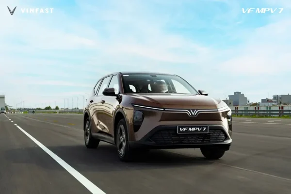 Thiết kế ngoại thất MPV7