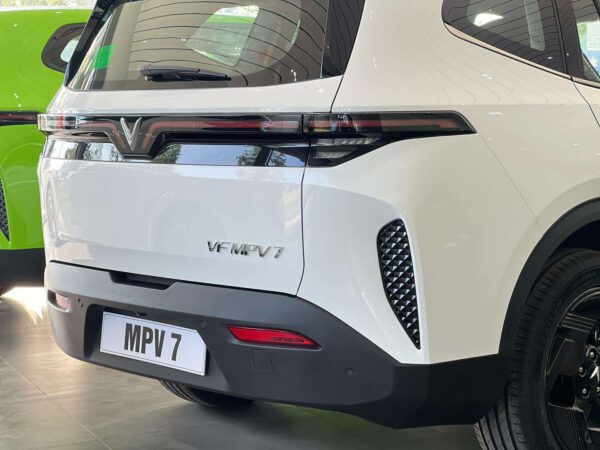 Trang bị an toàn VinFast MPV7